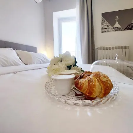 V12 Puglia לינה וארוחת בוקר מודוניו